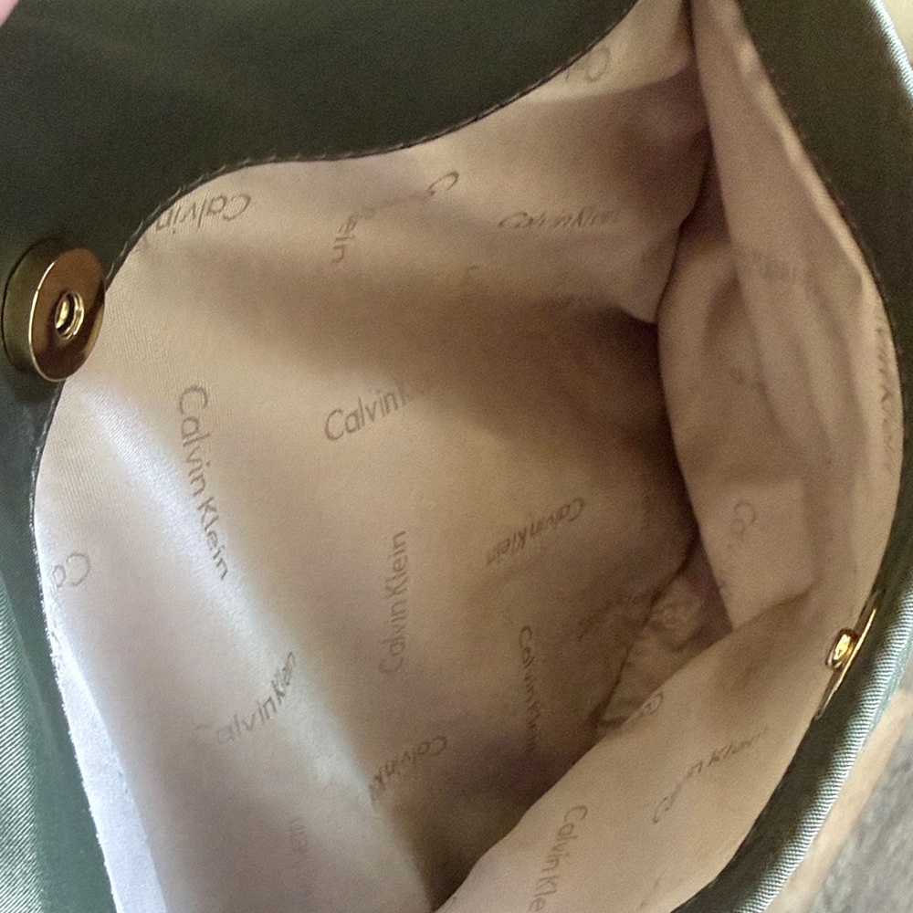 VINTAGE Calvin Klein Navy Messenger/ Crossbody Bag with Tan Adjustable Strap. - Picture 11 of 16